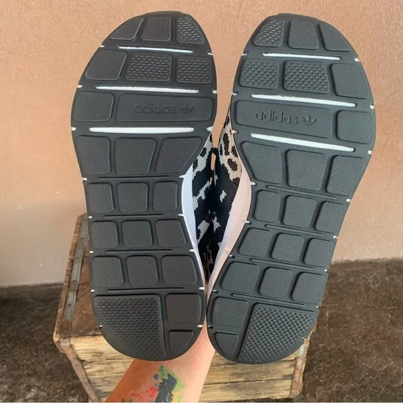 Adidas Swift Leanord Print Running Shoes