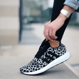 Adidas Swift Leanord Print Running Shoes