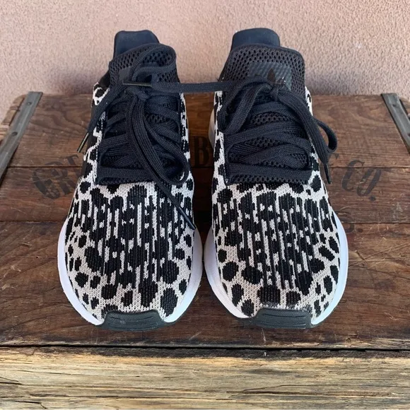 Adidas Swift Leanord Print Running Shoes