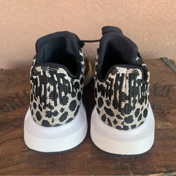 Adidas Swift Leanord Print Running Shoes