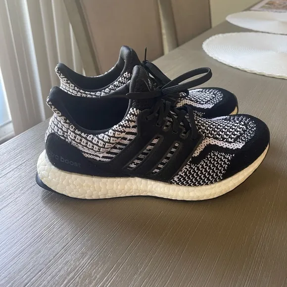 Adidas ULTRABOOST 5.0 DNA SHOES Women’s