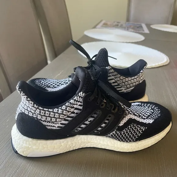 Adidas ULTRABOOST 5.0 DNA SHOES Women’s