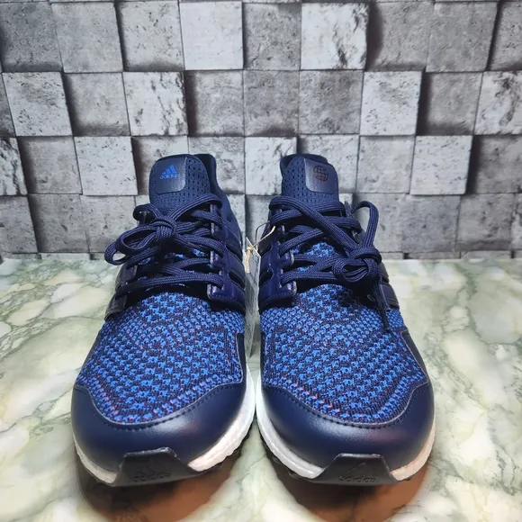 Adidas Ultraboost Spikeless Golf Shoes Unisex. Men's Size 10.5 Women's Size 11.5