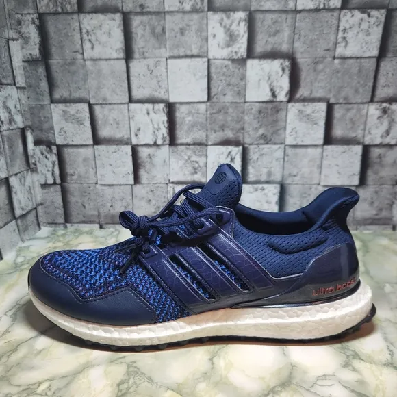Adidas Ultraboost Spikeless Golf Shoes Unisex. Men's Size 10.5 Women's Size 11.5