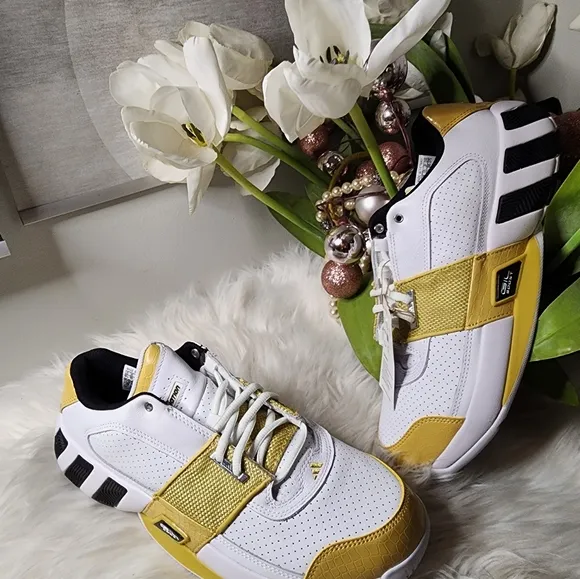 adidas Unisex Agent GIL RESTOMOD Basketball Mens Shoes size10.5 new