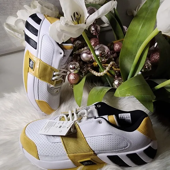 adidas Unisex Agent GIL RESTOMOD Basketball Mens Shoes size10.5 new