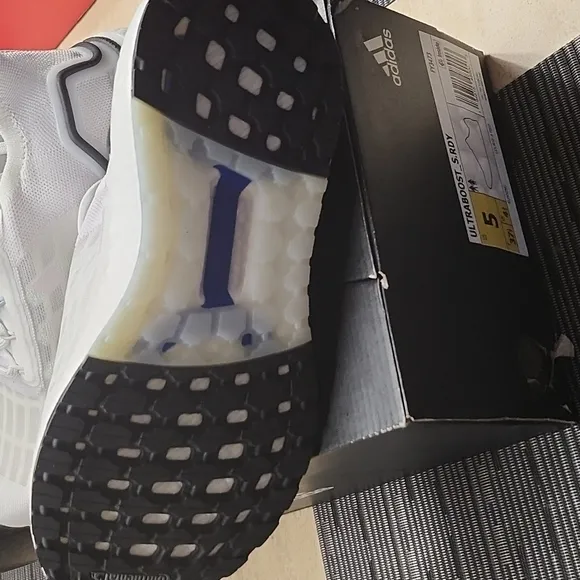 adidas Unisex Ultraboost Summer.RDY Shoes,  White/black