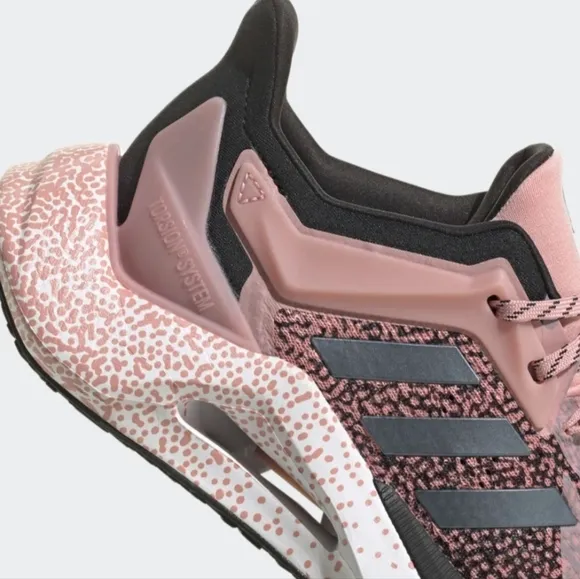 Adidas Women ALPHATORSION 2.0 SHOESSize8.5 new