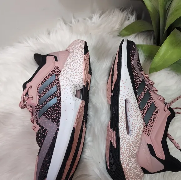 Adidas Women ALPHATORSION 2.0 SHOESSize8.5 new