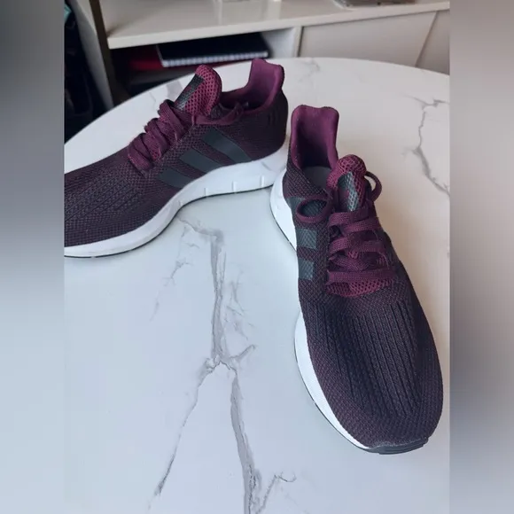 Adidas Women’s 7 Swift Run Shoes NWOB Purple