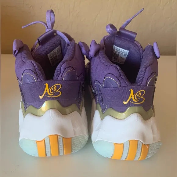 Adidas Women’s Exhibit B Candace Parker Mid Basketball Shoes