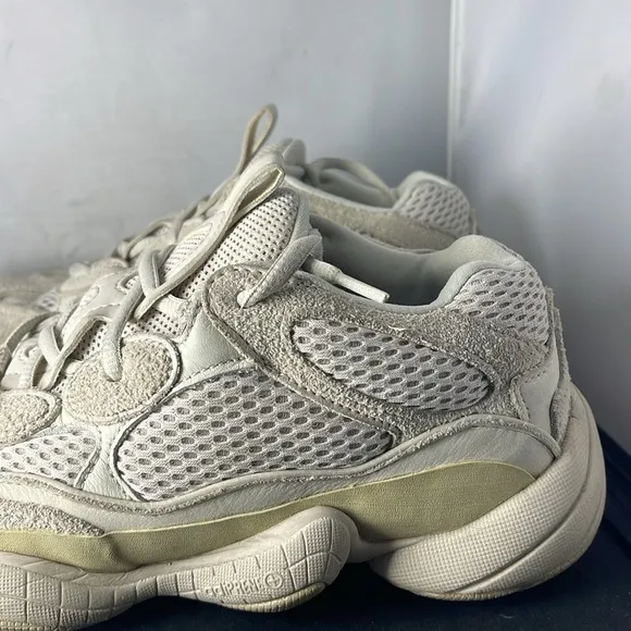 Adidas Yeezy 500 Shoes Size Women’s size 7.5 Men’s 6