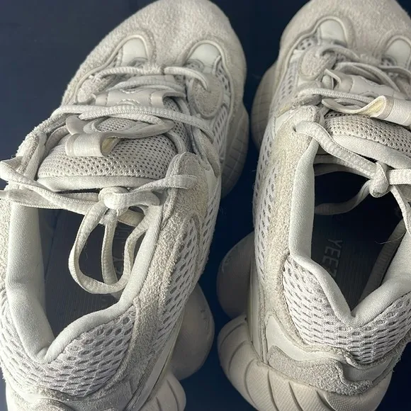 Adidas Yeezy 500 Shoes Size Women’s size 7.5 Men’s 6
