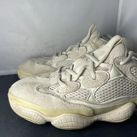 Adidas Yeezy 500 Shoes Size Women’s size 7.5 Men’s 6