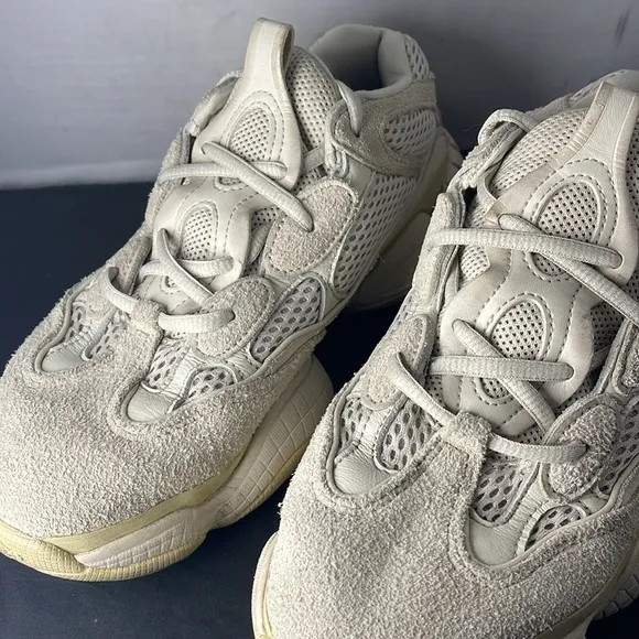 Adidas Yeezy 500 Shoes Size Women’s size 7.5 Men’s 6