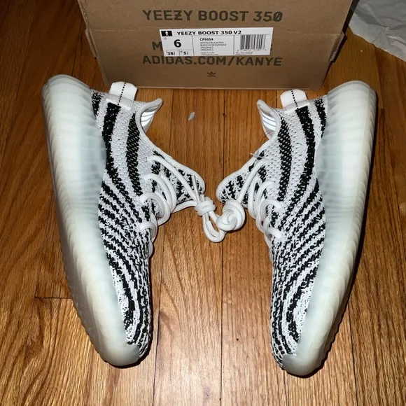 Adidas Yeezy Boost 350 V2 Zebra Men’s Shoes NEW