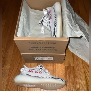 Adidas Yeezy Boost 350 V2 Zebra Men’s Shoes NEW