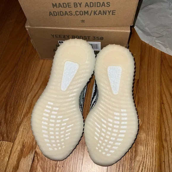 Adidas Yeezy Boost 350 V2 Zebra Men’s Shoes NEW