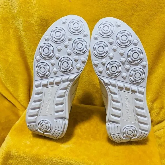 Adidas yeezy style shoes Sneakers
