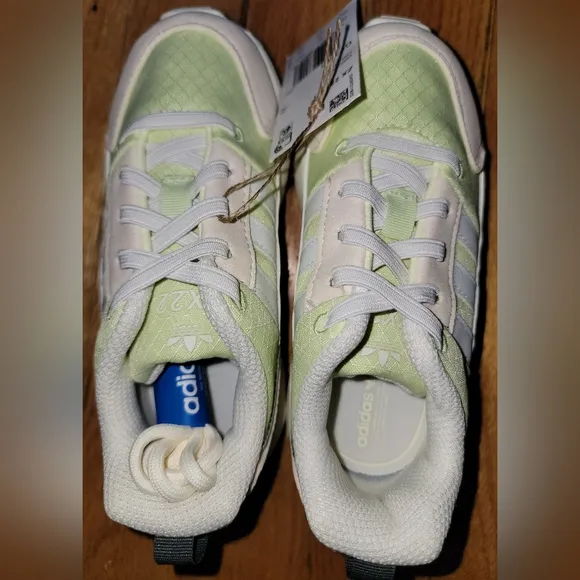 Adidas ZX 22 Boost 'Sand Yellow Tint' shoes; unisex toddler size 9.5K
