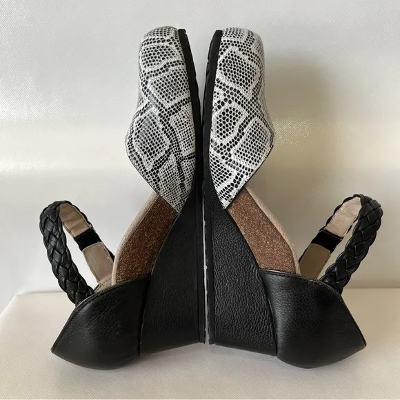 Aetrex Mia Leather Wedge Snake Print Black Mary Jane Shoes