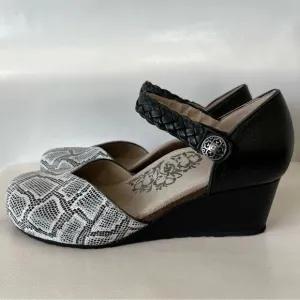 Aetrex Mia Leather Wedge Snake Print Black Mary Jane Shoes