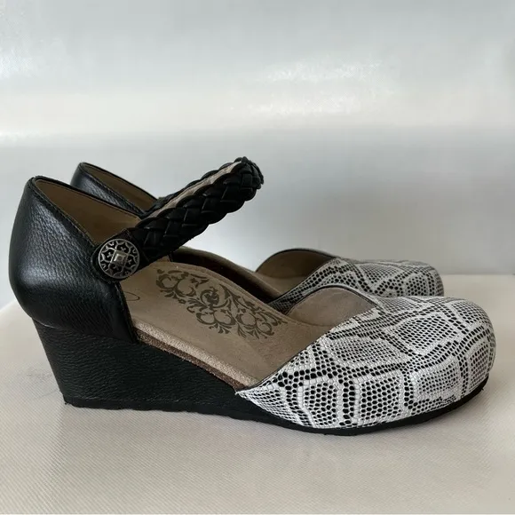 Aetrex Mia Leather Wedge Snake Print Black Mary Jane Shoes