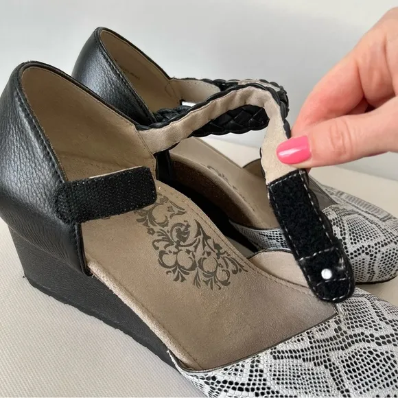 Aetrex Mia Leather Wedge Snake Print Black Mary Jane Shoes