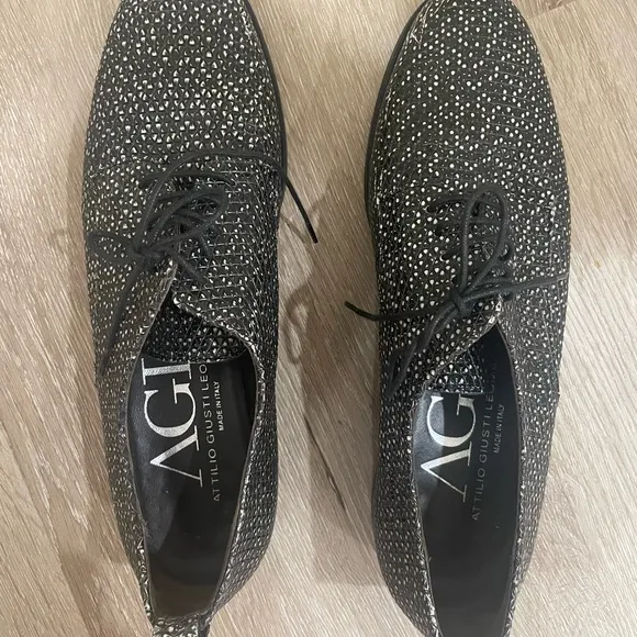 AGL Women’s Black and White Italian Leather Oxford Shoes Size 7