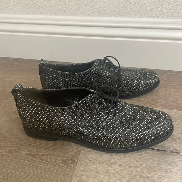 AGL Women’s Black and White Italian Leather Oxford Shoes Size 7
