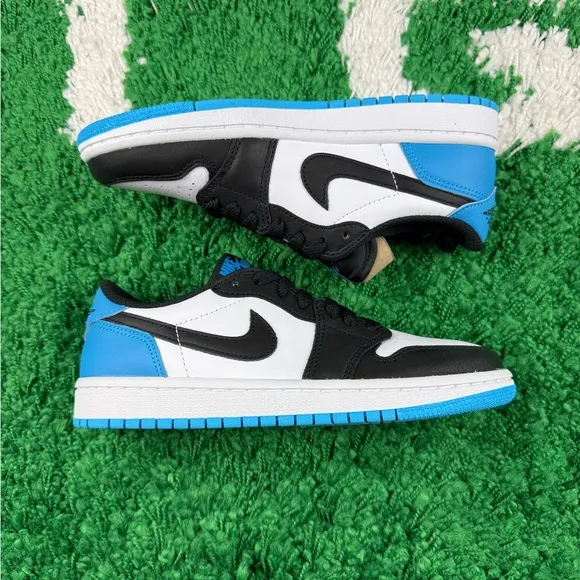 Air Jordan 1 Low OG UNC Women’s size 6.5 NEW CZ0775-104