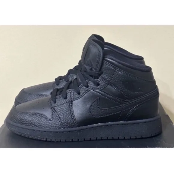 Air Jordan 1 Mid (GS) Shoes