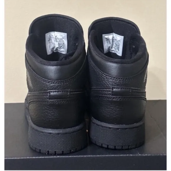 Air Jordan 1 Mid (GS) Shoes