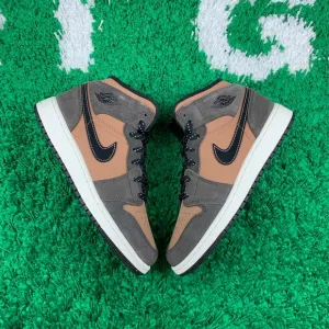Air Jordan 1 Mid SE Dark Chocolate GS size 5.5Y Women size 7 DC7248-200
