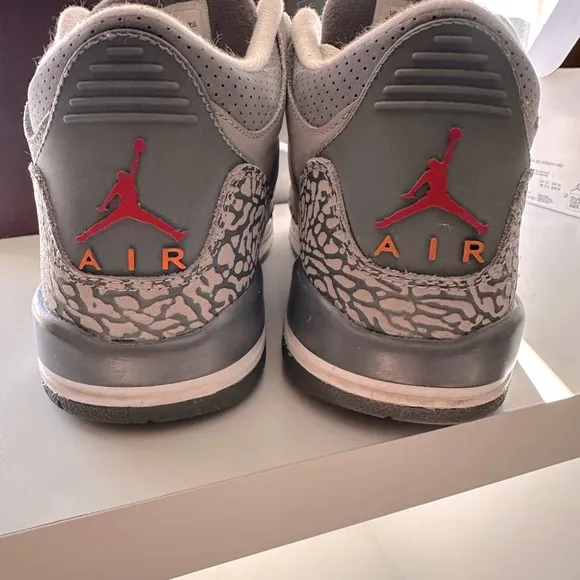 Air Jordan Retro 3’s Wolf Grey, Size 6.5 Youth and Women’s size 8