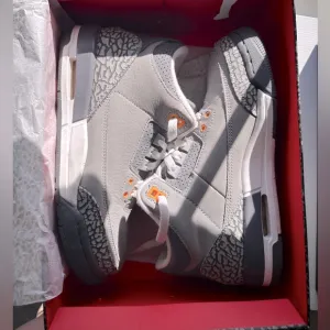 Air Jordan Retro 3’s Wolf Grey, Size 6.5 Youth and Women’s size 8
