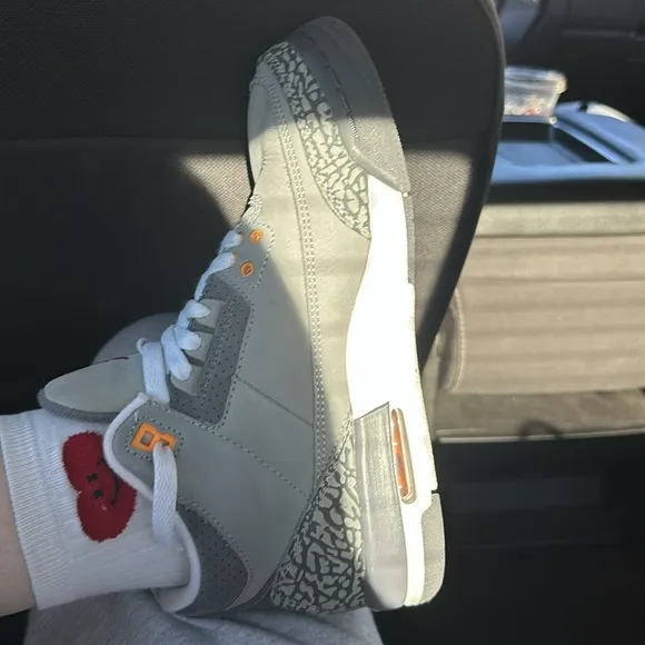 Air Jordan Retro 3’s Wolf Grey, Size 6.5 Youth and Women’s size 8