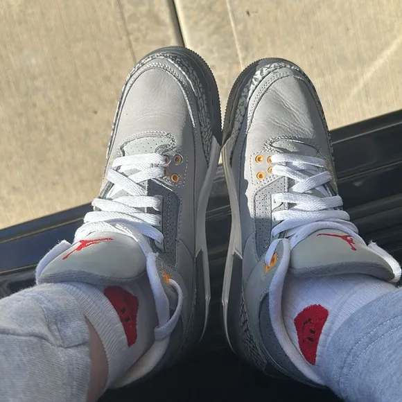 Air Jordan Retro 3’s Wolf Grey, Size 6.5 Youth and Women’s size 8
