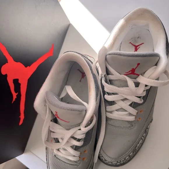 Air Jordan Retro 3’s Wolf Grey, Size 6.5 Youth and Women’s size 8