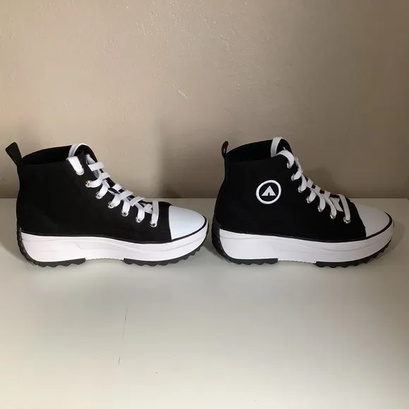 Airwalk Women’s Shoes Size 8 1/2 M