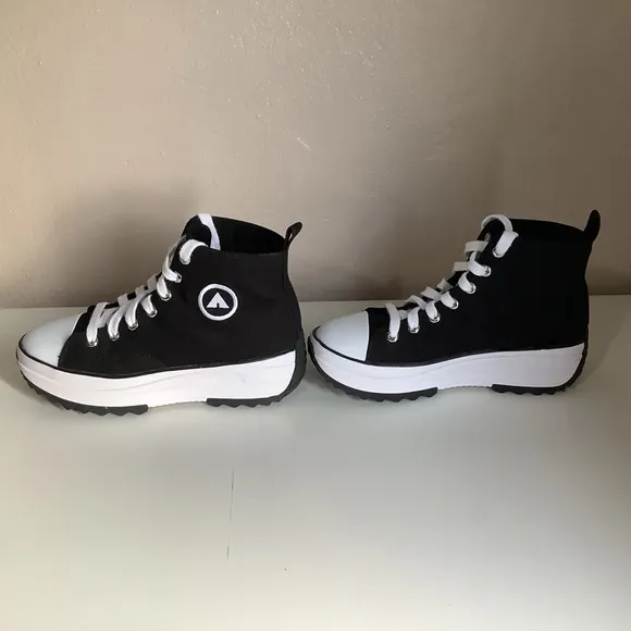 Airwalk Women’s Shoes Size 8 1/2 M