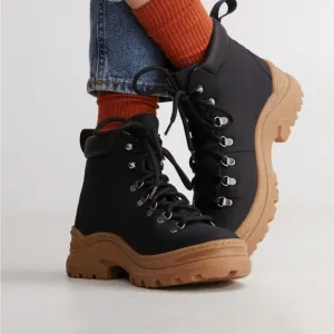 Alice Whittles The Weekend Boot in Black Size 7