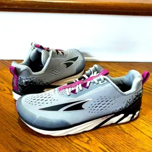 Altra Torin 4 Women’s Running Shoes Gray/Purple Size 9 in Preloved Condition!!