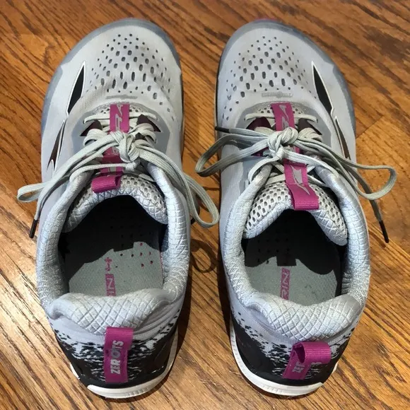 Altra Torin 4 Women’s Running Shoes Gray/Purple Size 9 in Preloved Condition!!