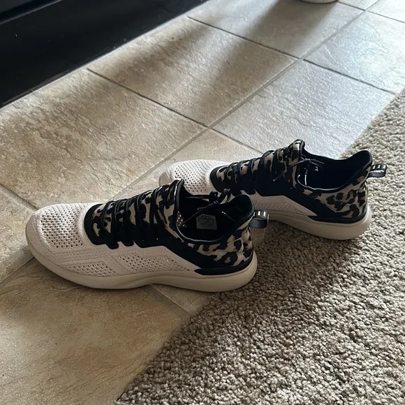 APL shoes