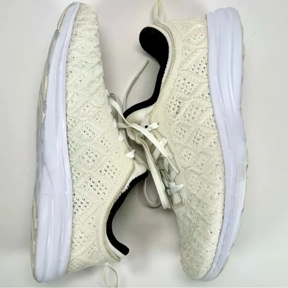 APL Techloom Phantom Women’s Running Shoes