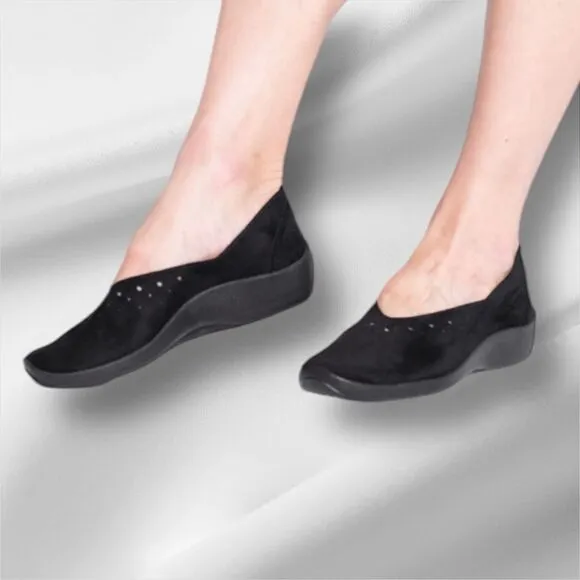 ARCOPEDICO Women’s Cezanne H07/4366 in Black in the Size 40/9 US Size