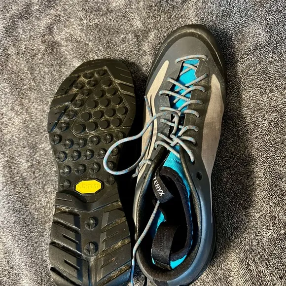 Arc’teryx Acrux FL Shoes Black Gray Blue 8.5 Women’s