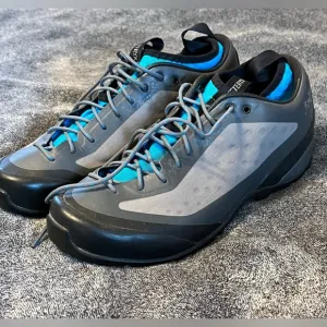 Arc’teryx Acrux FL Shoes Black Gray Blue 8.5 Women’s