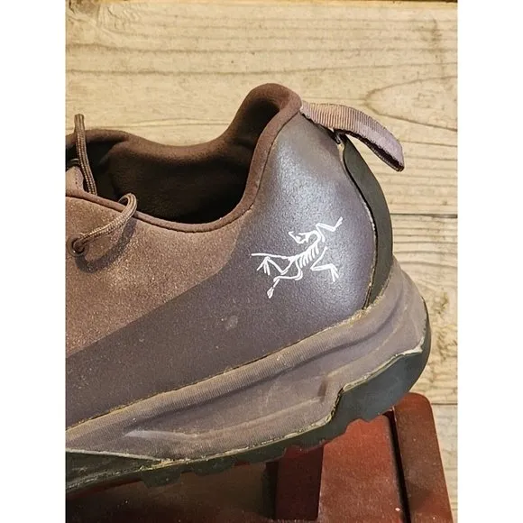 Arcteryx Konseal AR Shoes Women’s 9.5 Vibram Megagrip Purple Hicking Ortholite